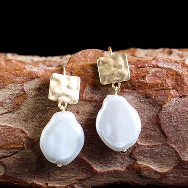 Astra – Vintage Ferskvannsperle Øredobber