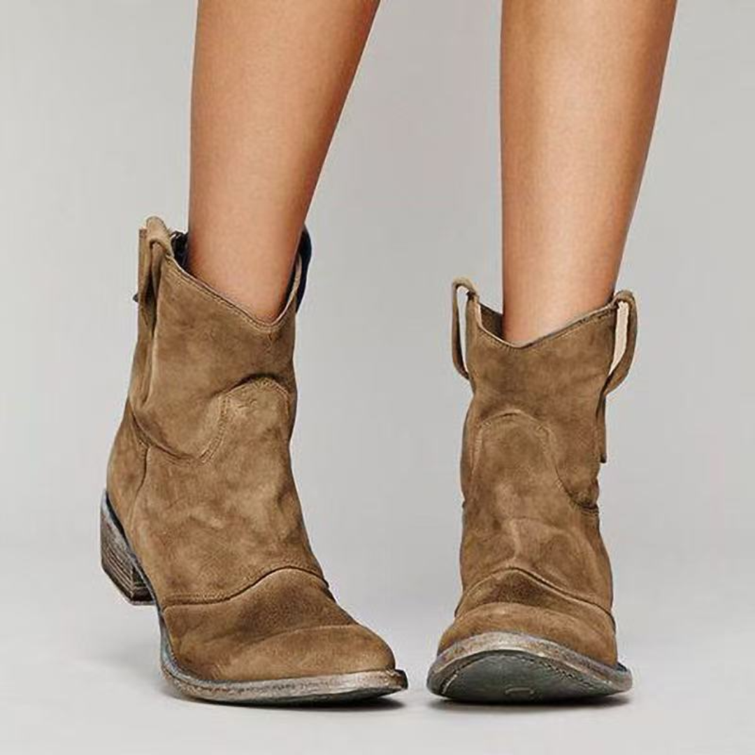 Carlotta – Elegante Ankelstøvletter i Suede for en Trendy Stil