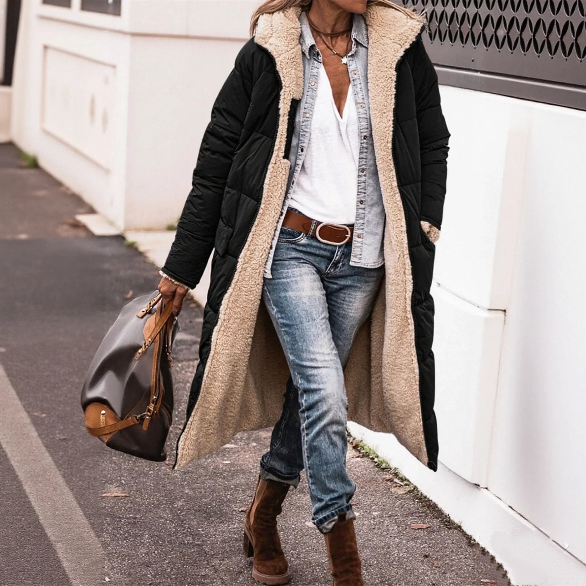 Mira  | Varm, polstret jakke med hette