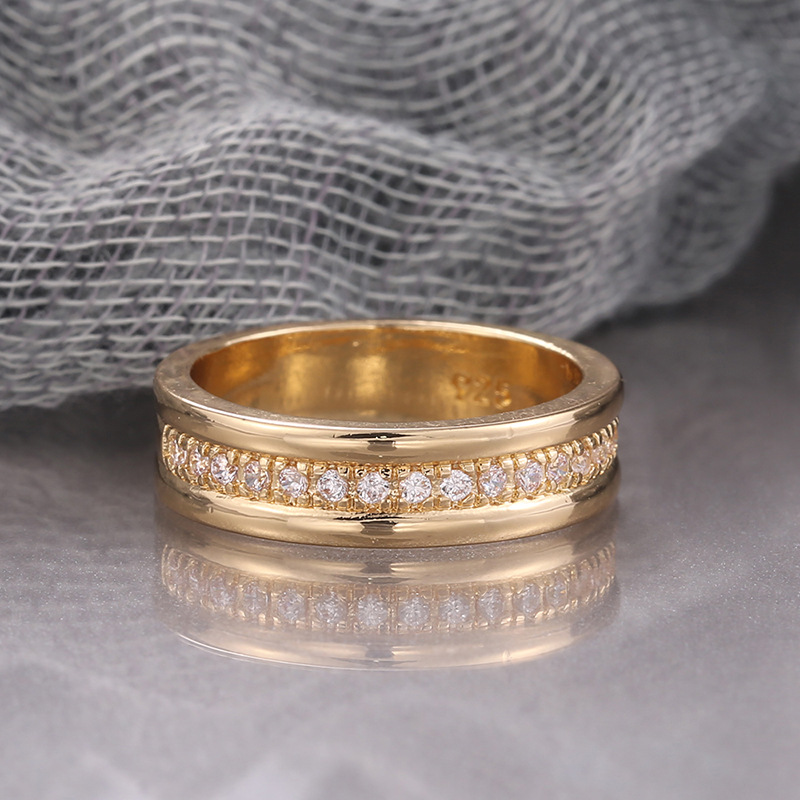 Marlowe – Elegant Ring med Dobbel Zirkonia Inlay