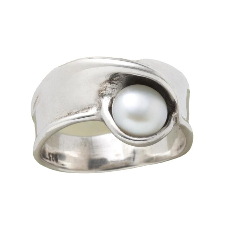 Raelynn – Vintage Inlaid Pearl Ring