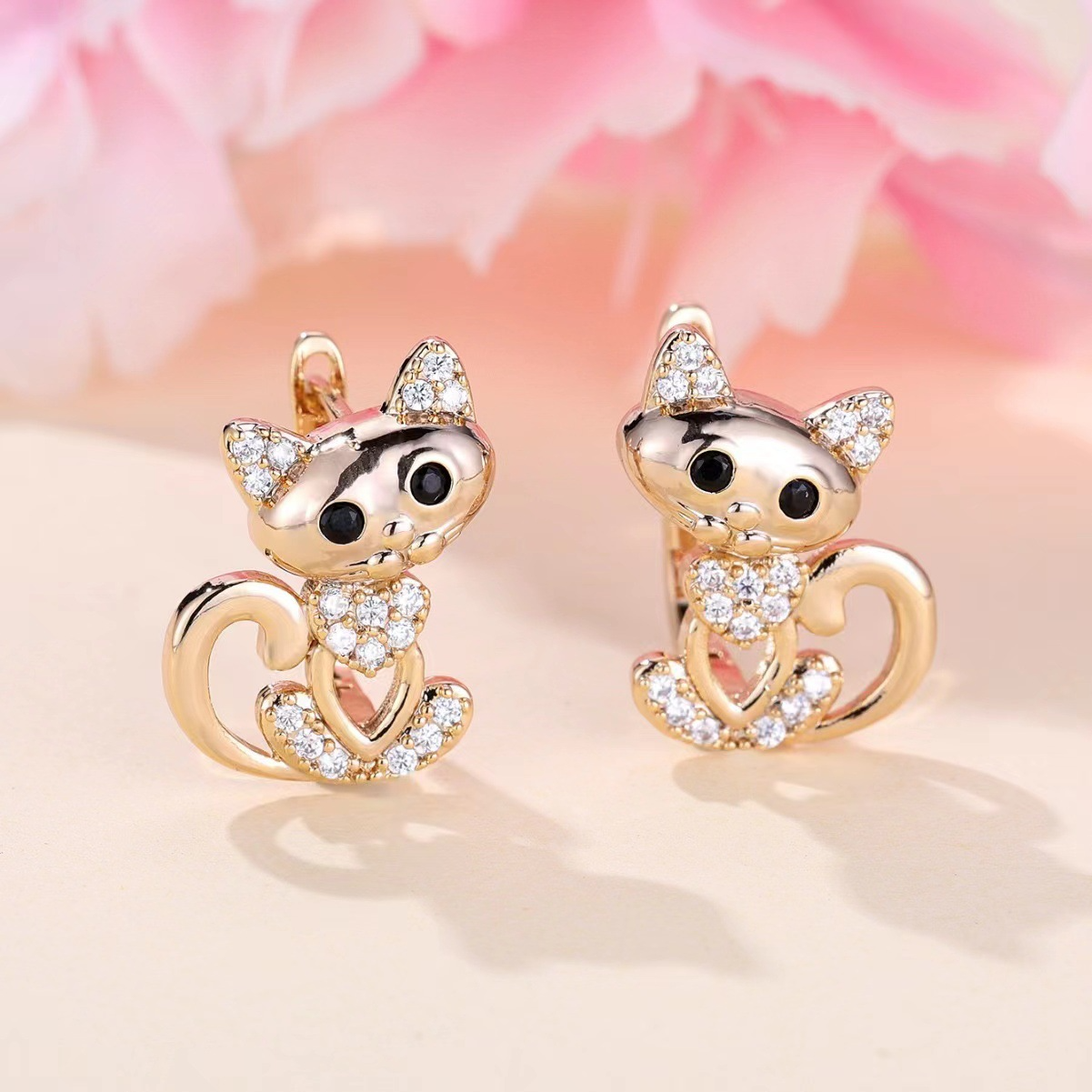 Yasmin – Elegante Zirconia Kattøredobber