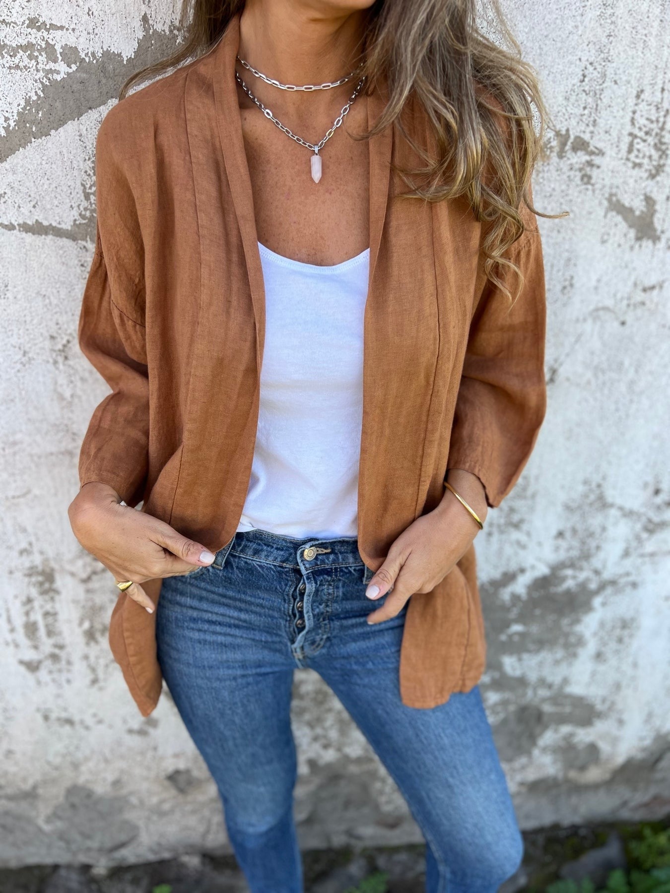 Mira Strikkegenser i lin med volanger