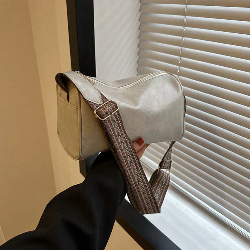 Bergfrid | Stilren skulderveske med moderne stropp