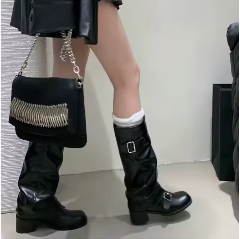 Lebara – Kvinne Støvler i Svart Skinn med Platå og Elegante Remmer