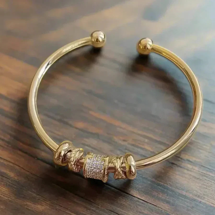 Journee - Justerbar Armbånd med Gyldne Charmer