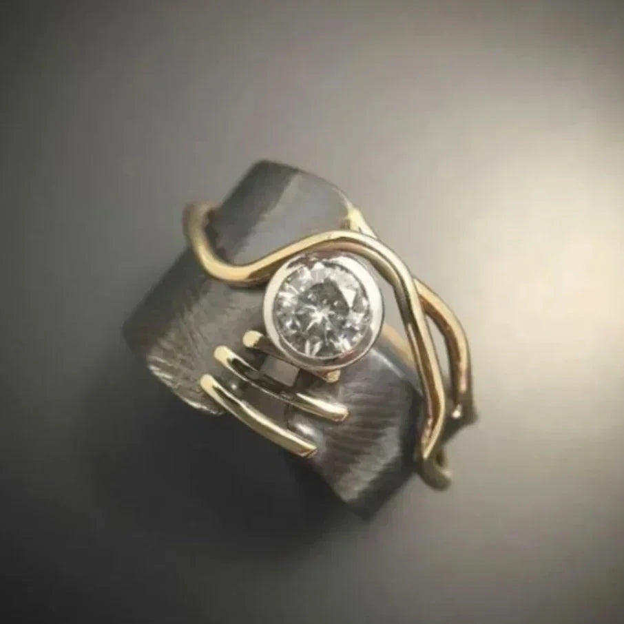 Antonina – Vintage Mørk Sølv Zirconia Ring